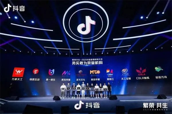 做抖音用自己老手机号好，还是买新号段的手机号好?