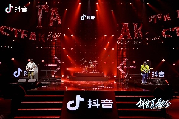 网络交友的利弊？